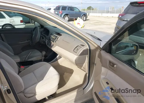 2004 Toyota Camry Le z USA, uszkodzony, nr VIN 4T1BE32K04U861053